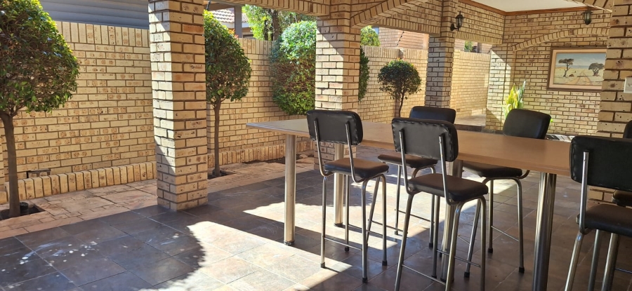 4 Bedroom Property for Sale in Hillcrest Northern Cape
